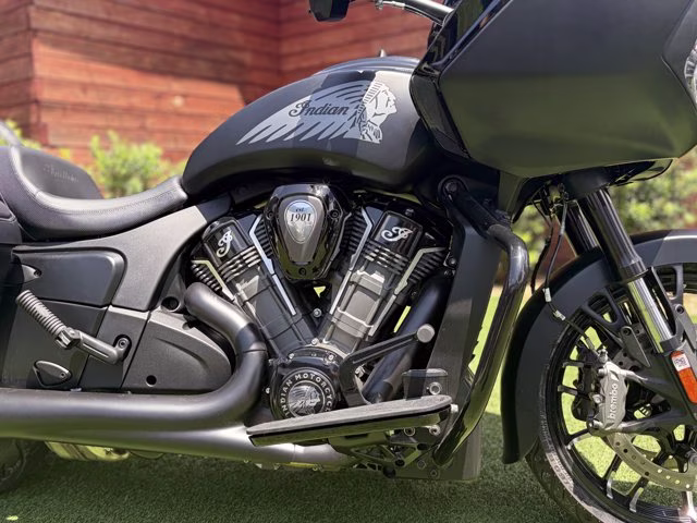 2025 BLACK SMOKE Indian CHALLENGER DARKHORSE POWERBAND AUDIO