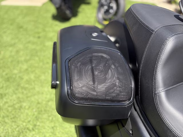 2025 BLACK SMOKE Indian CHALLENGER DARKHORSE POWERBAND AUDIO