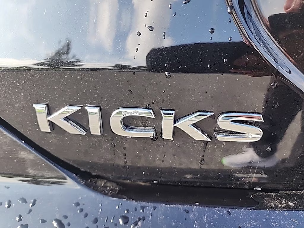 2025 Nissan Kicks Play S FWD SUV