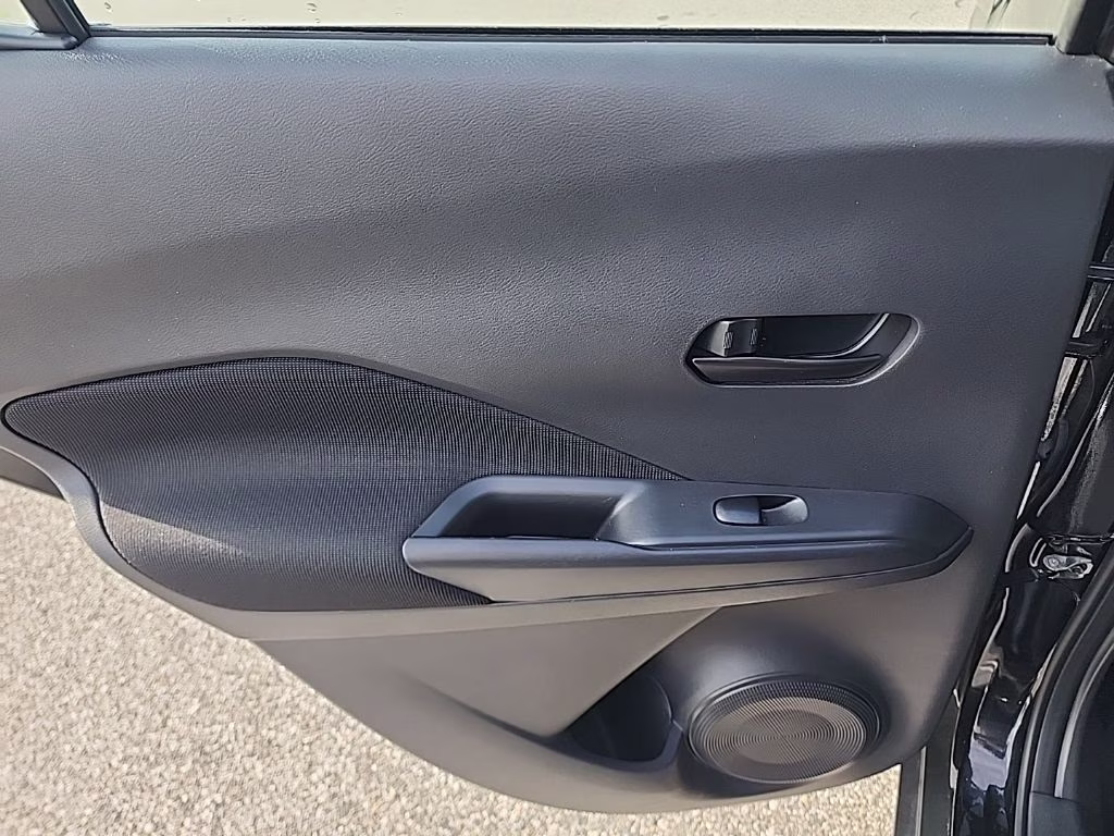 2025 Nissan Kicks Play S FWD SUV