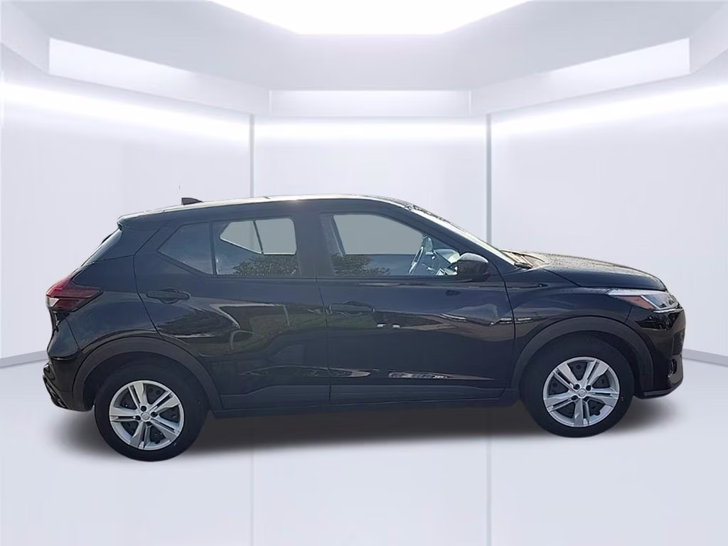 2025 Nissan Kicks Play S FWD SUV