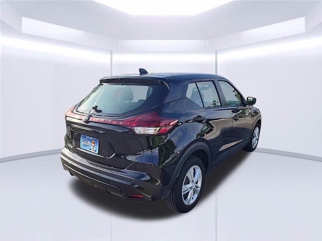 2025 Nissan Kicks Play S FWD SUV