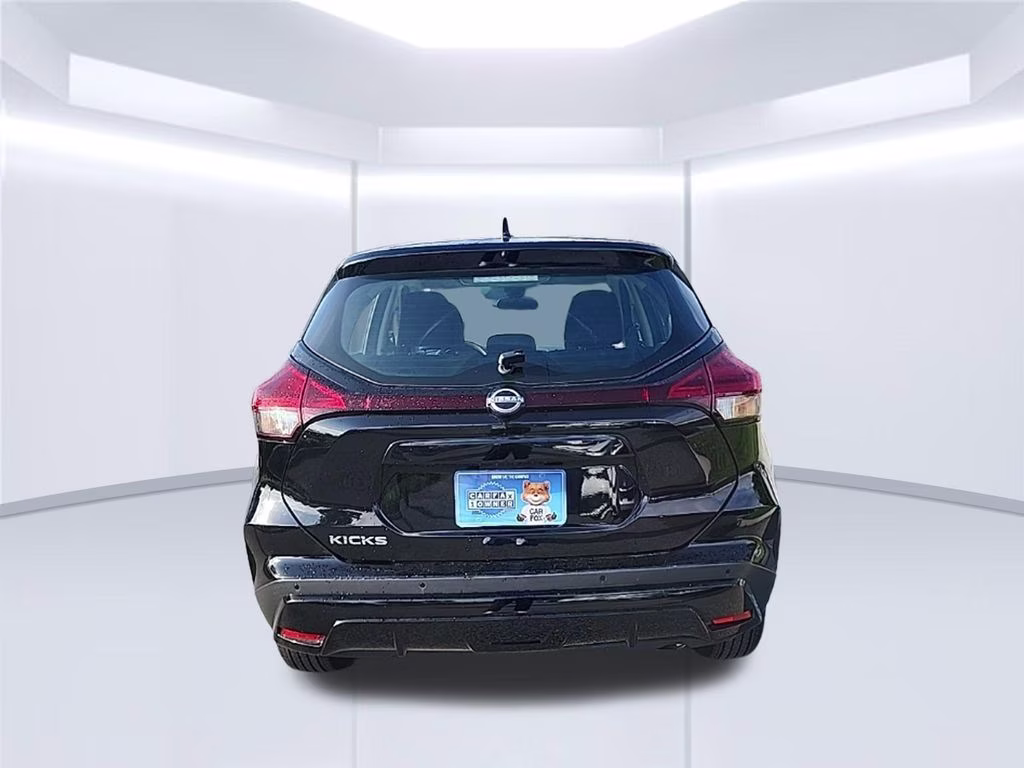 2025 Nissan Kicks Play S FWD SUV
