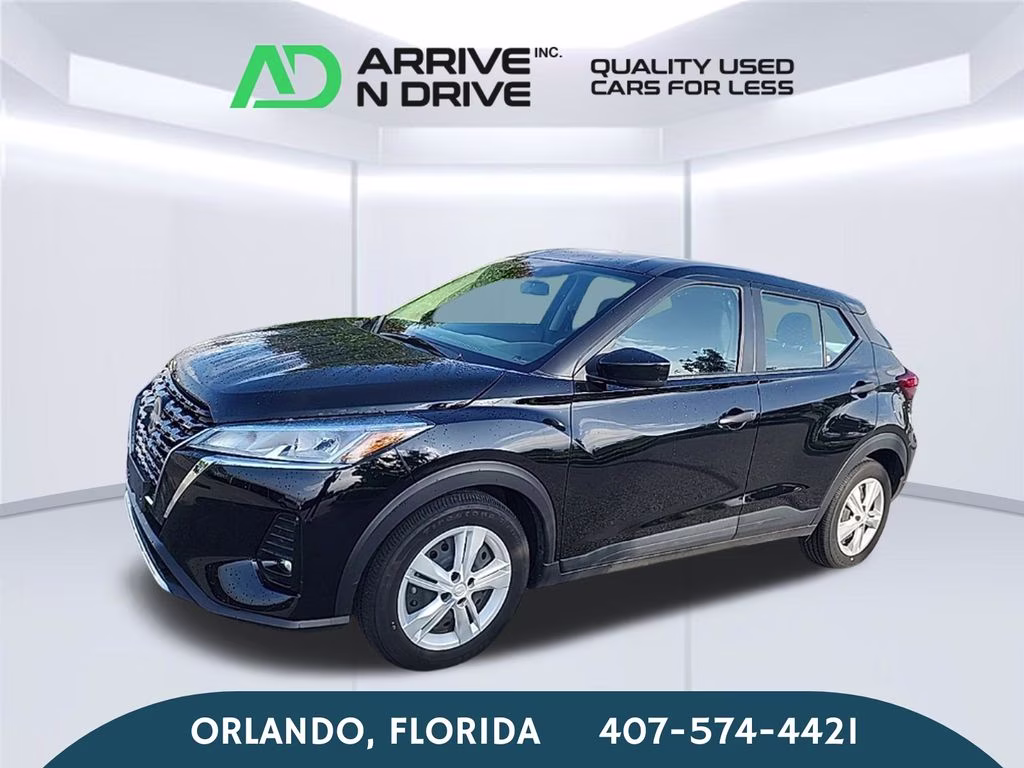2025 Nissan Kicks Play S's photo