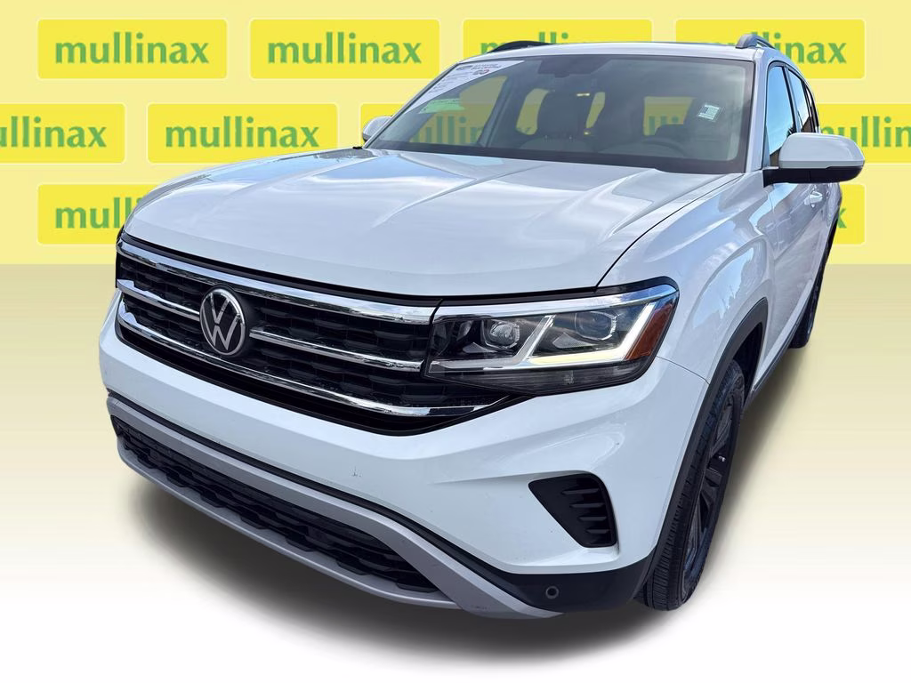 2022 Pure White Volkswagen Atlas 3.6L V6 SE w/Technology FWD SUV
