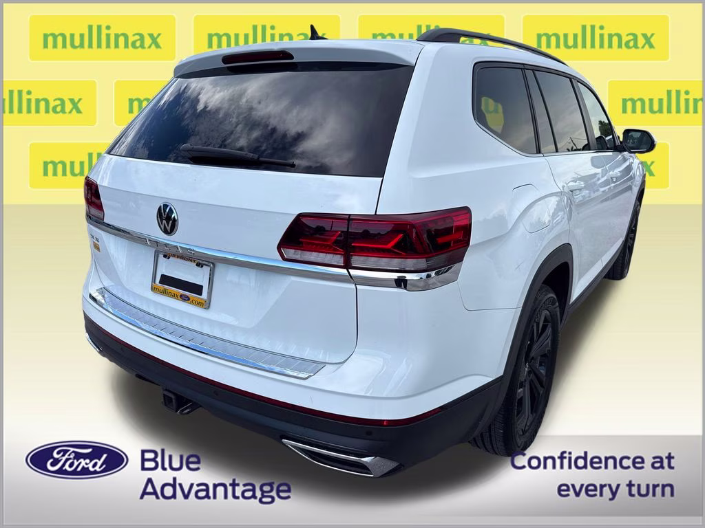 2022 Pure White Volkswagen Atlas 3.6L V6 SE w/Technology FWD SUV