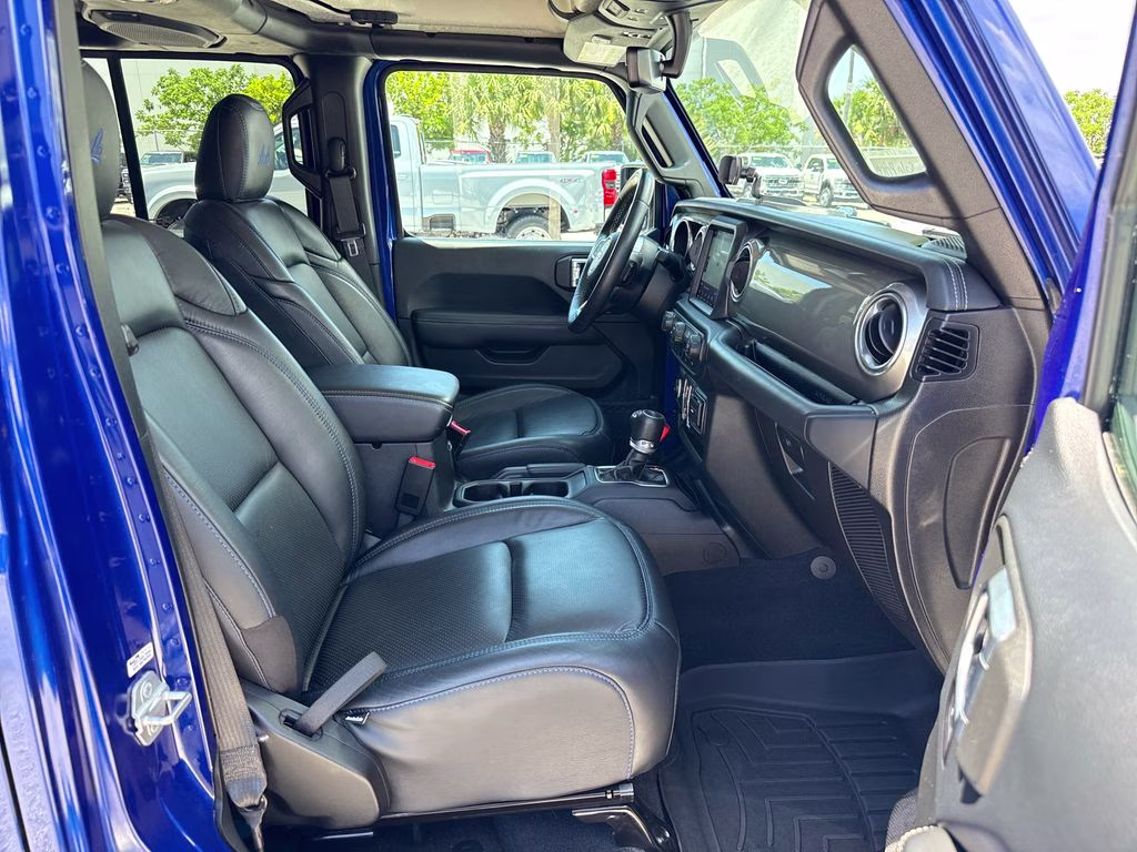 2019 Ocean Blue Metallic Clearcoat Jeep Wrangler Unlimited Sahara 4X4 SUV