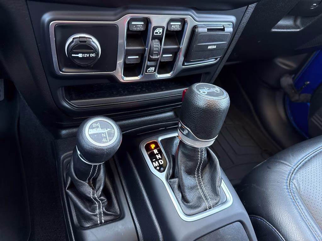 2019 Ocean Blue Metallic Clearcoat Jeep Wrangler Unlimited Sahara 4X4 SUV