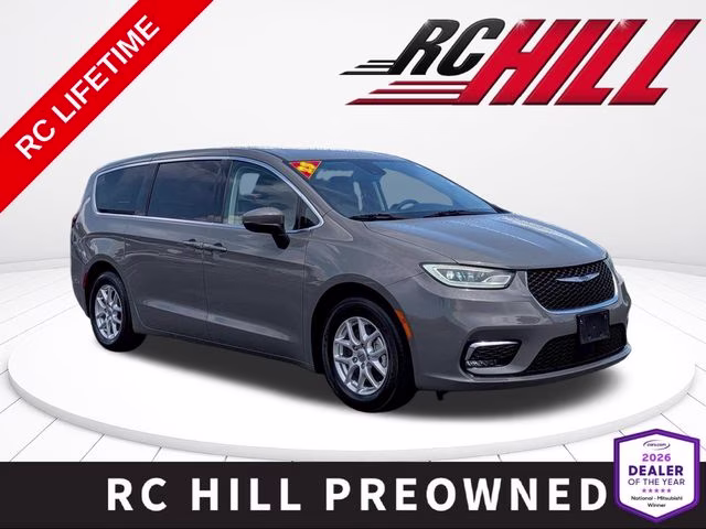 2023 Ceramic Gray Clearcoat Chrysler Pacifica Touring L FWD Van