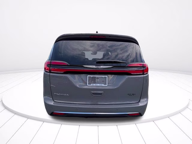 2023 Ceramic Gray Clearcoat Chrysler Pacifica Touring L FWD Van