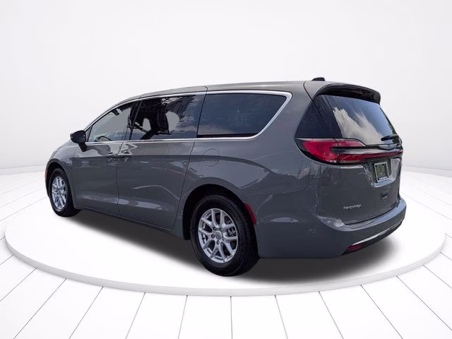 2023 Ceramic Gray Clearcoat Chrysler Pacifica Touring L FWD Van