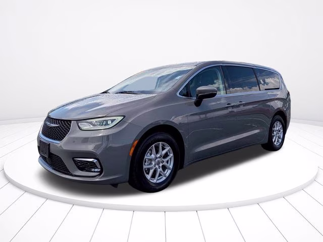 2023 Ceramic Gray Clearcoat Chrysler Pacifica Touring L FWD Van