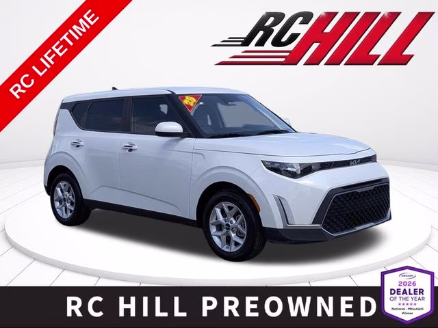 2025 Snow White Pearl Kia Soul LX FWD Hatchback