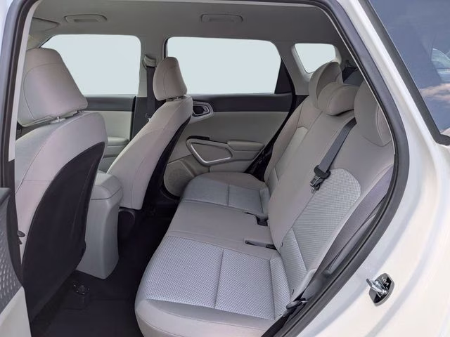 2025 Snow White Pearl Kia Soul LX FWD Hatchback