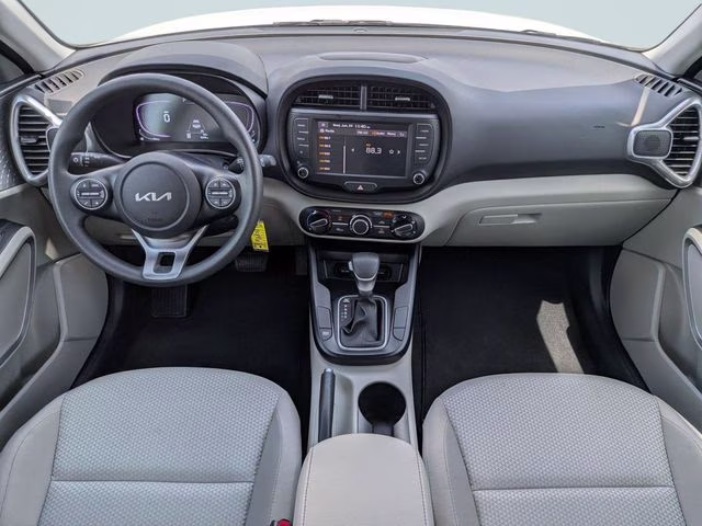 2025 Snow White Pearl Kia Soul LX FWD Hatchback