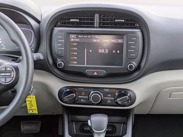 2025 Snow White Pearl Kia Soul LX FWD Hatchback