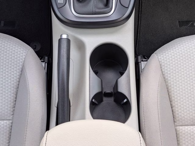 2025 Snow White Pearl Kia Soul LX FWD Hatchback