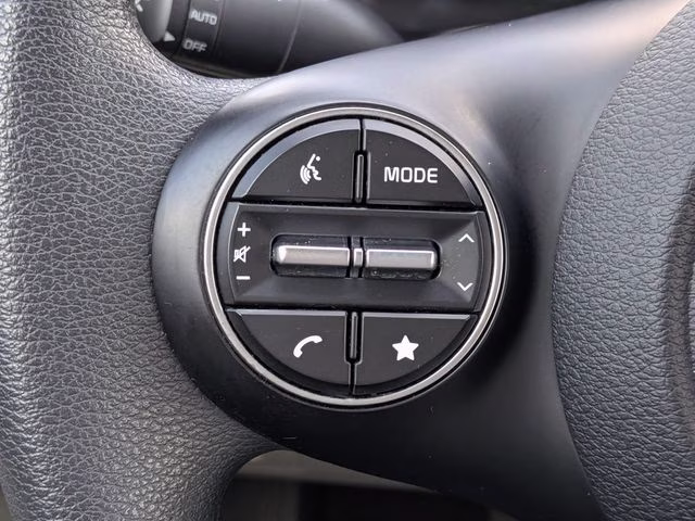 2025 Snow White Pearl Kia Soul LX FWD Hatchback