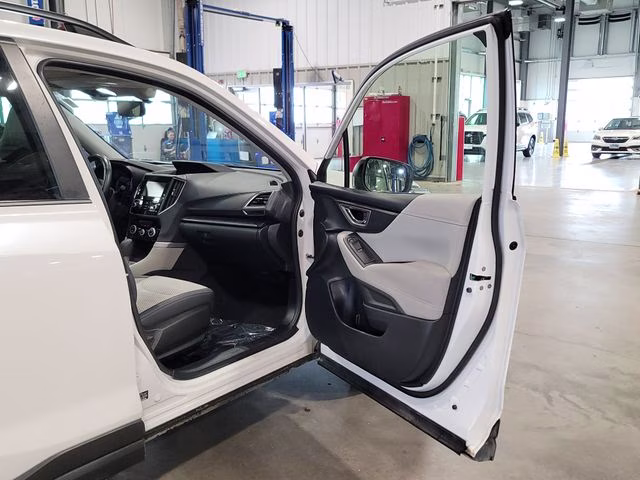 2021 Crystal White Pearl Subaru Forester Premium AWD SUV