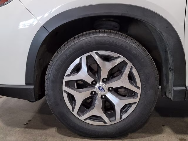 2021 Crystal White Pearl Subaru Forester Premium AWD SUV
