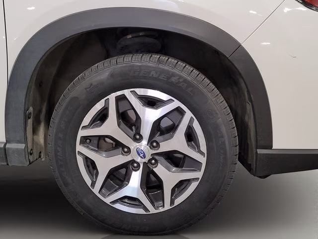 2021 Crystal White Pearl Subaru Forester Premium AWD SUV