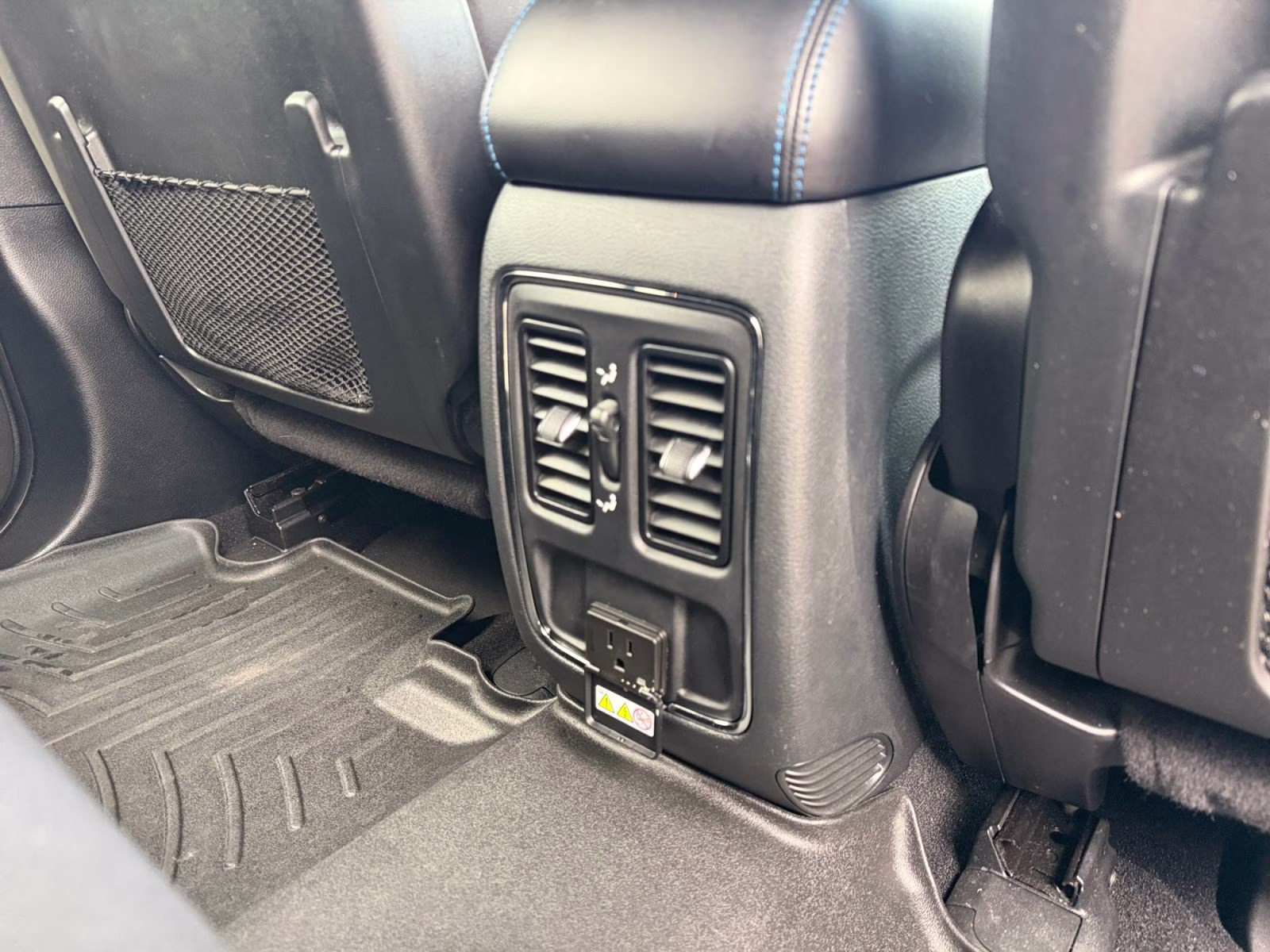 2020 Bright White Clearcoat Jeep Grand Cherokee Laredo 4X4 SUV