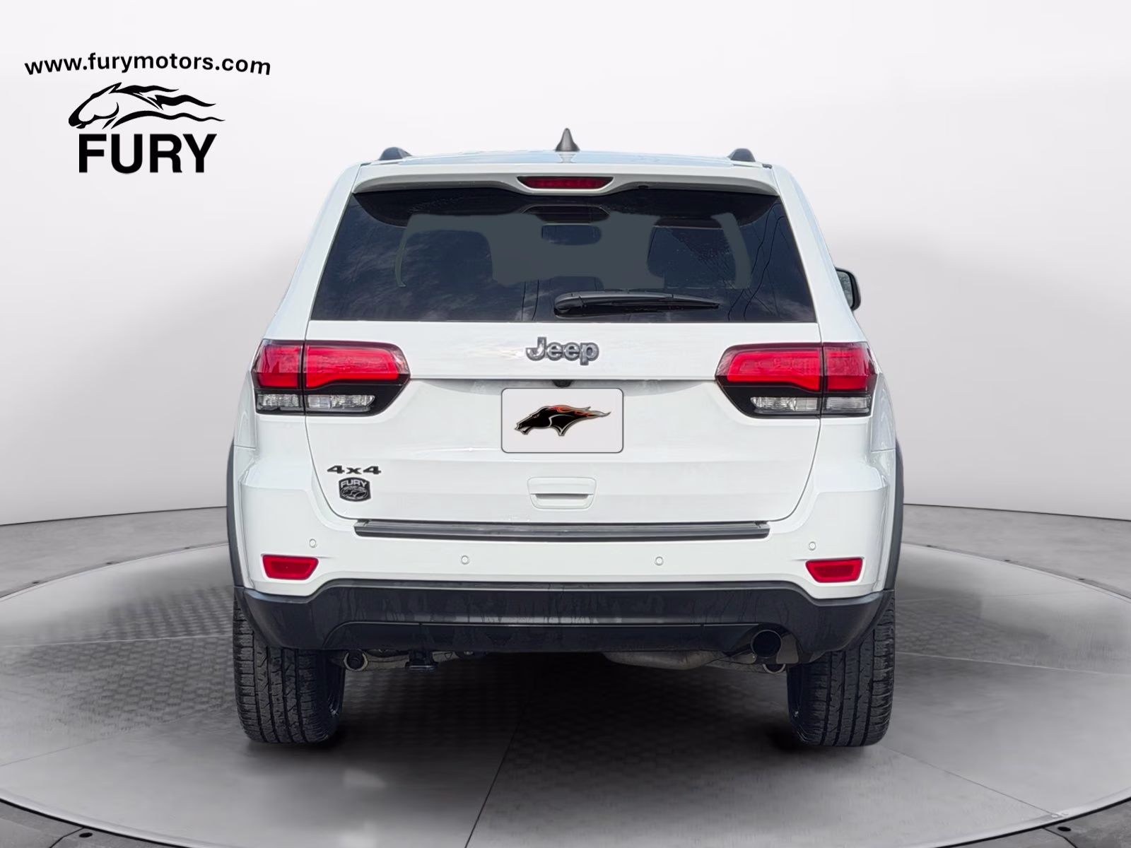2020 Bright White Clearcoat Jeep Grand Cherokee Laredo 4X4 SUV