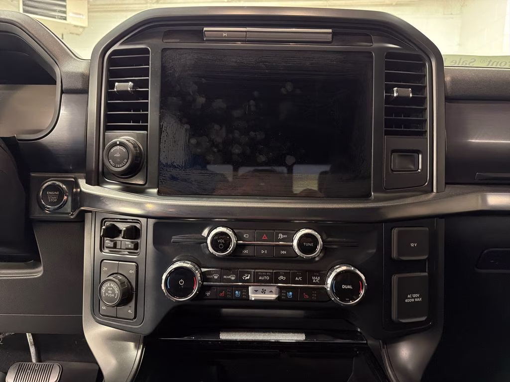 2025 Iconic Silver Metallic Ford F-150 Lariat 4X4 Truck