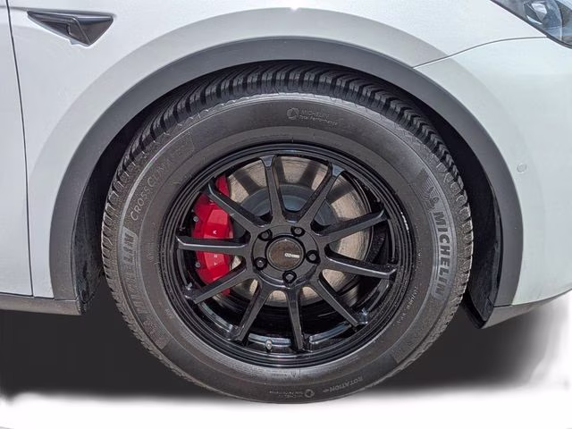 2022 White Tesla Model Y Performance AWD SUV