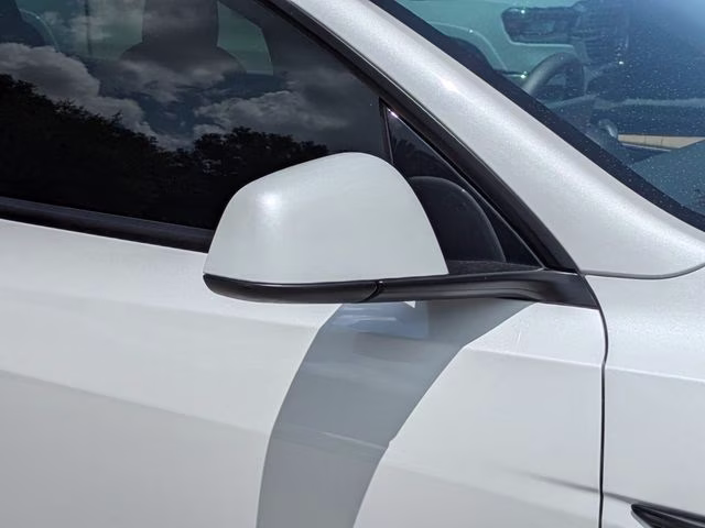 2022 White Tesla Model Y Performance AWD SUV