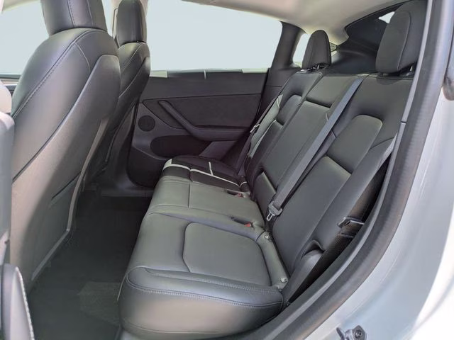 2022 White Tesla Model Y Performance AWD SUV