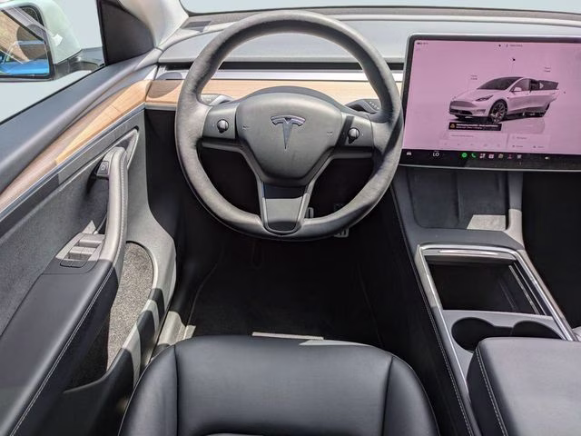 2022 White Tesla Model Y Performance AWD SUV