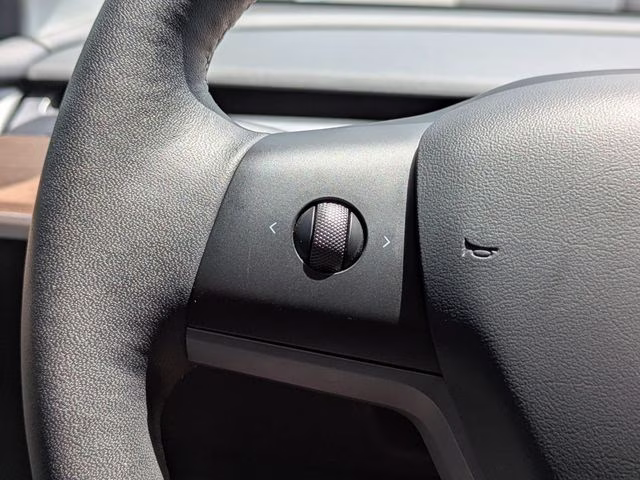 2022 White Tesla Model Y Performance AWD SUV