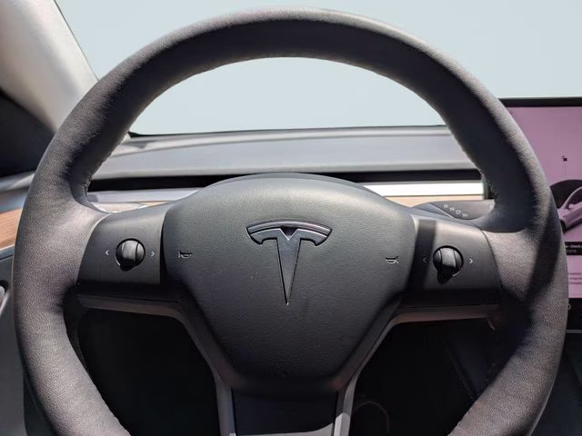 2022 White Tesla Model Y Performance AWD SUV