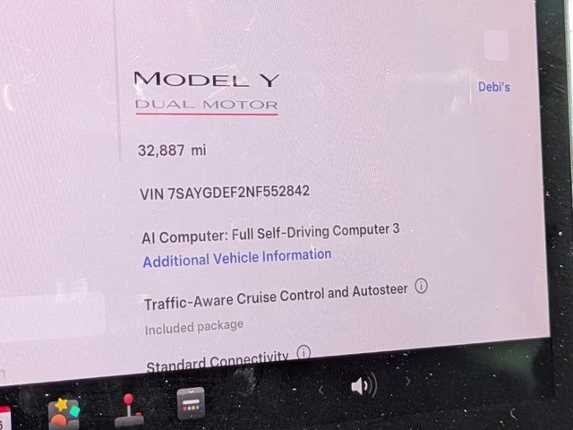 2022 White Tesla Model Y Performance AWD SUV
