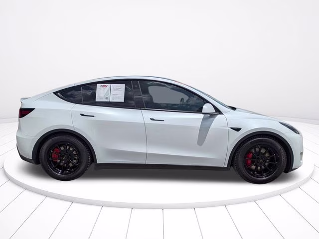 2022 White Tesla Model Y Performance AWD SUV