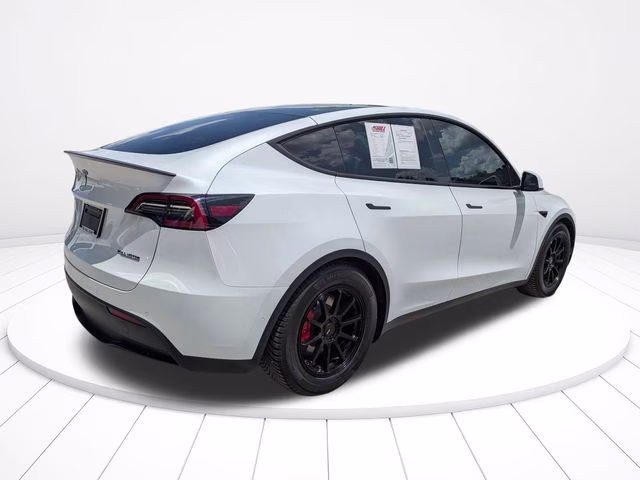 2022 White Tesla Model Y Performance AWD SUV