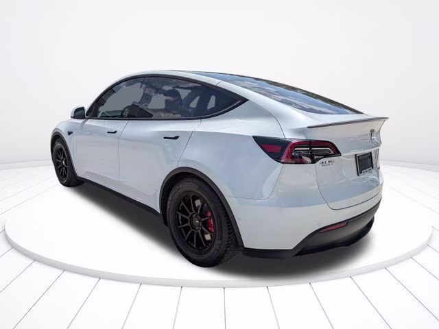 2022 White Tesla Model Y Performance AWD SUV