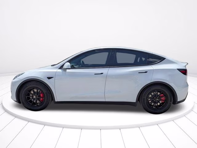 2022 White Tesla Model Y Performance AWD SUV