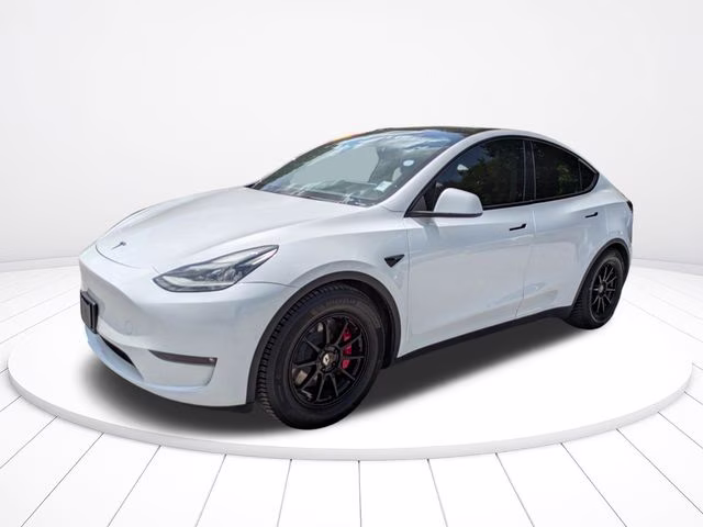 2022 White Tesla Model Y Performance AWD SUV