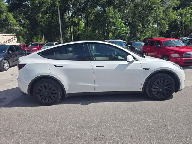 2022 White Tesla Model Y Long Range AWD SUV
