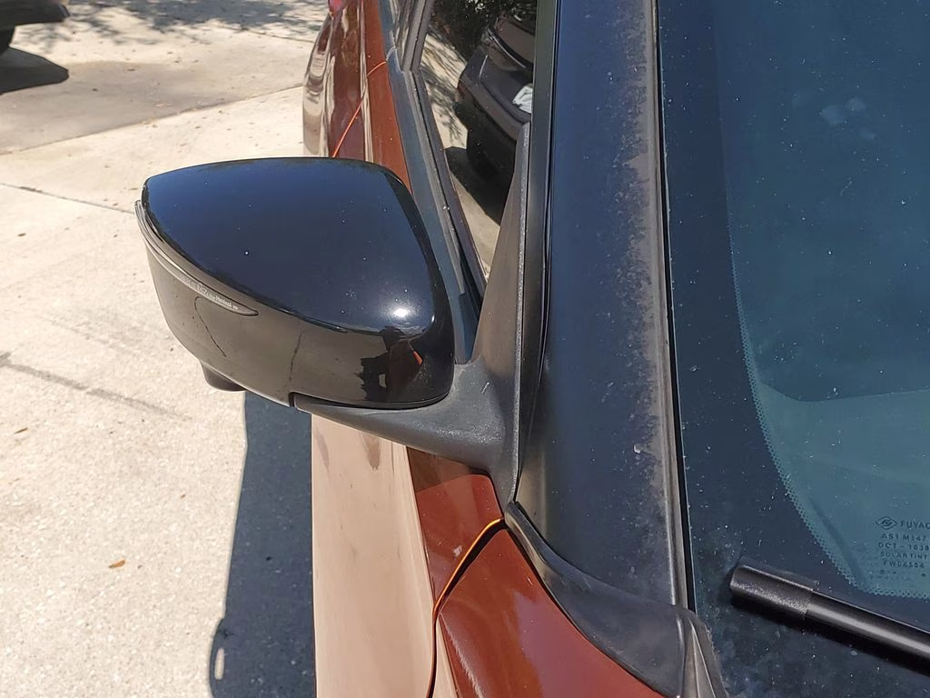 2019 Monarch Orange/Super Black Nissan Kicks SR FWD SUV