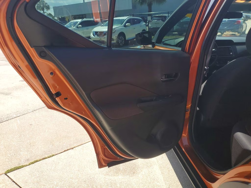 2019 Monarch Orange/Super Black Nissan Kicks SR FWD SUV