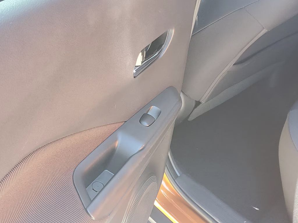 2019 Monarch Orange/Super Black Nissan Kicks SR FWD SUV