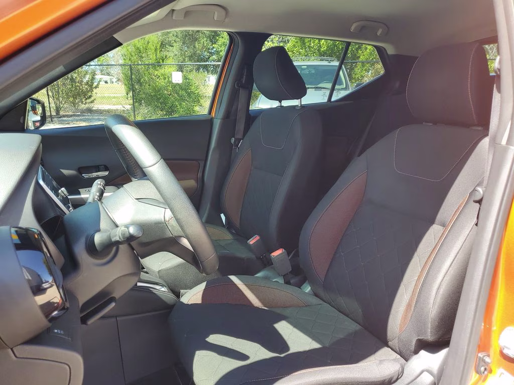 2019 Monarch Orange/Super Black Nissan Kicks SR FWD SUV