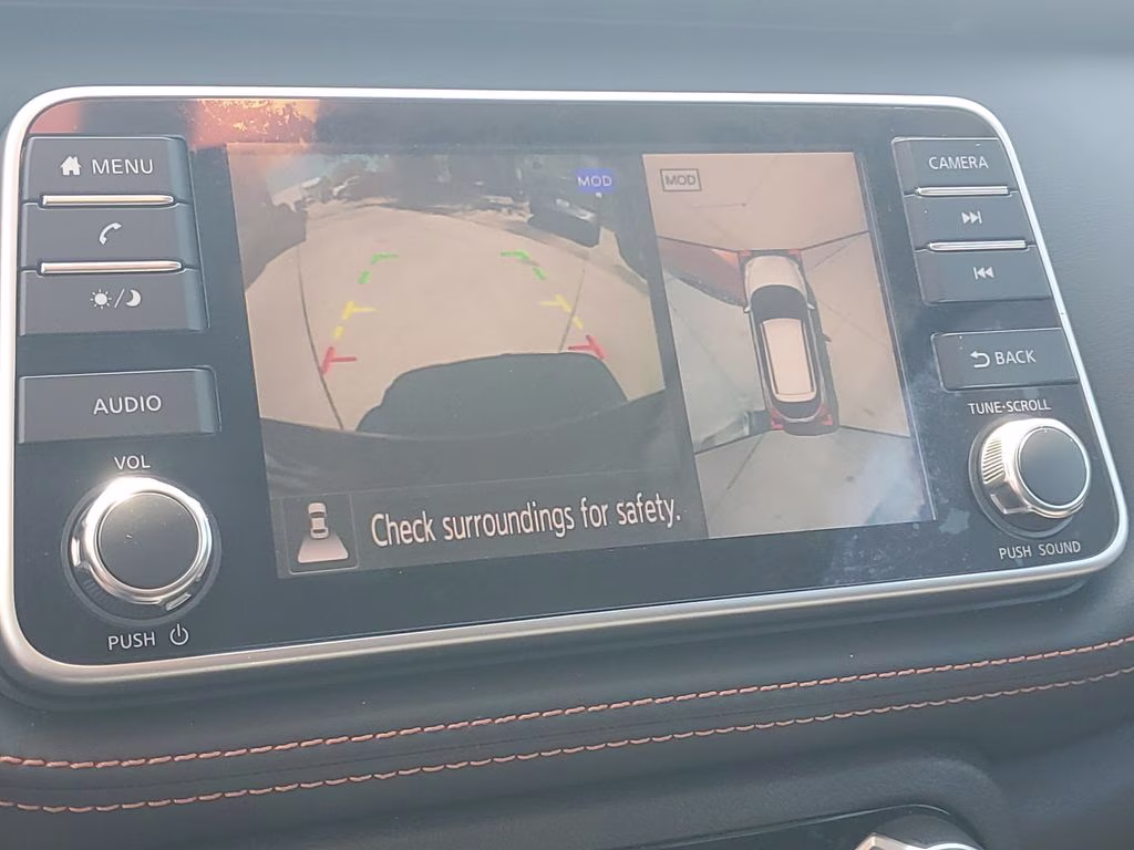 2019 Monarch Orange/Super Black Nissan Kicks SR FWD SUV
