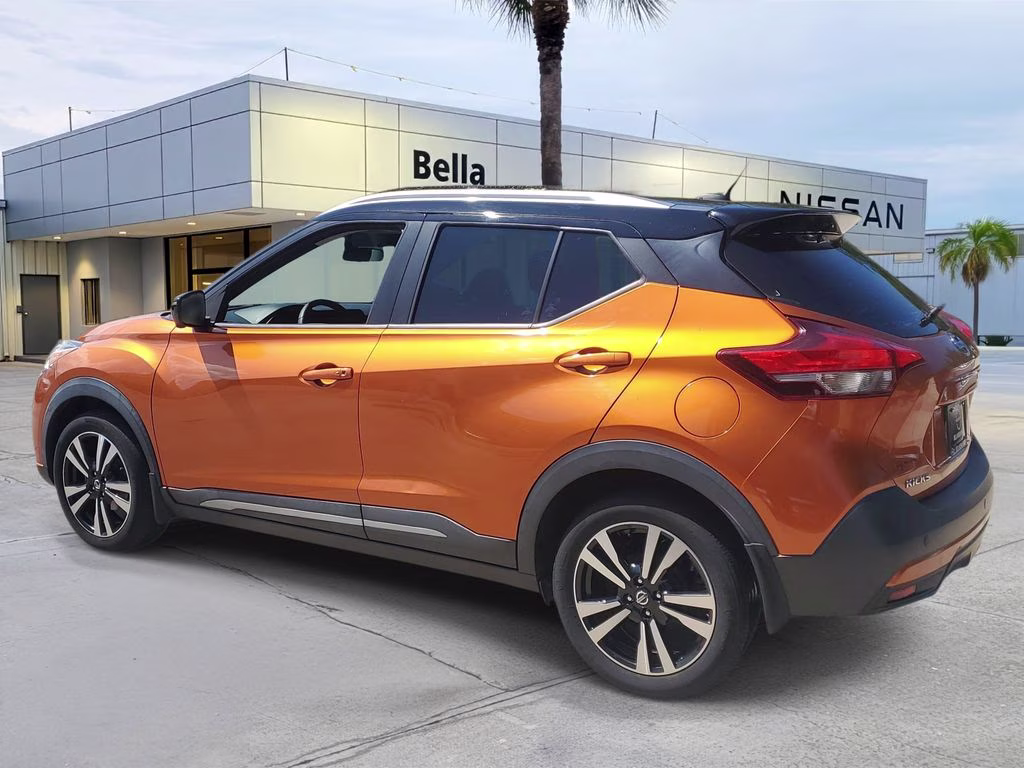 2019 Monarch Orange/Super Black Nissan Kicks SR FWD SUV