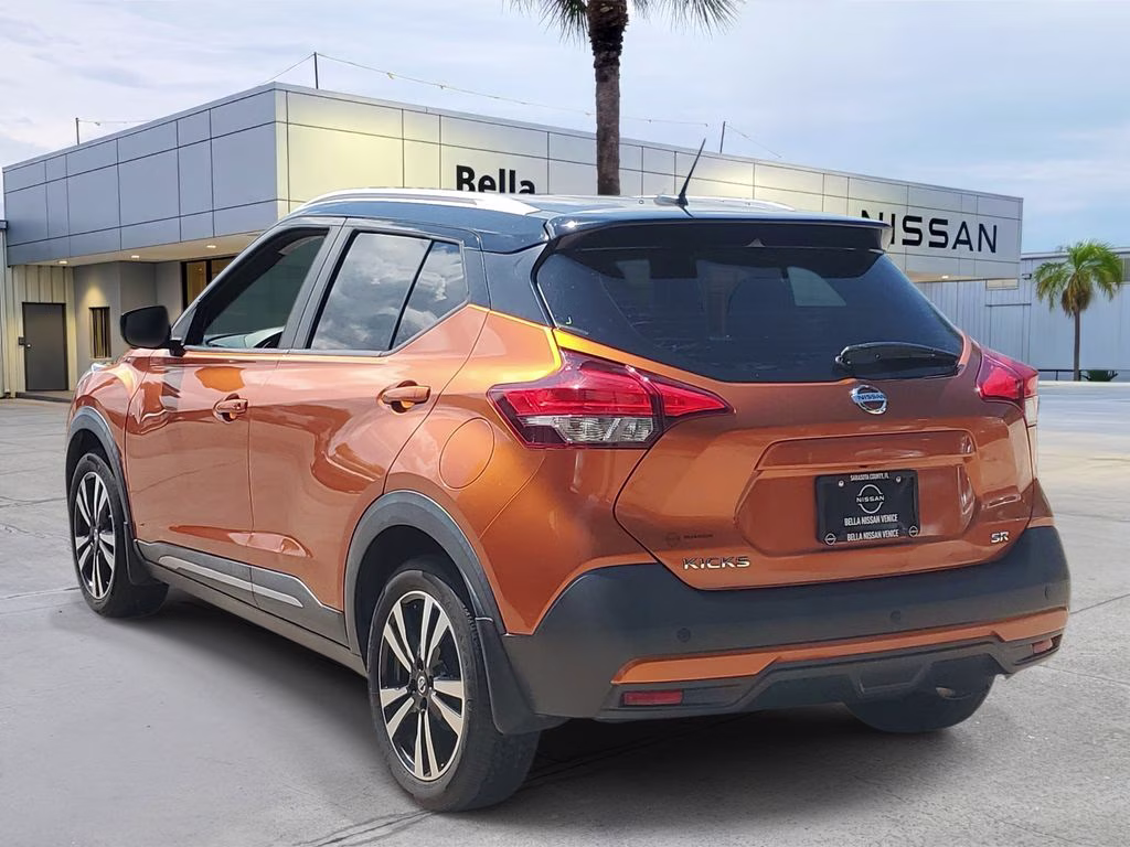 2019 Monarch Orange/Super Black Nissan Kicks SR FWD SUV