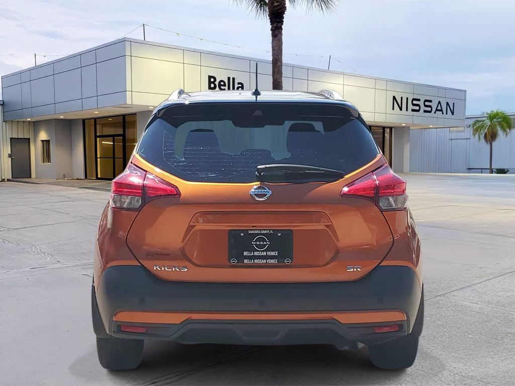 2019 Monarch Orange/Super Black Nissan Kicks SR FWD SUV