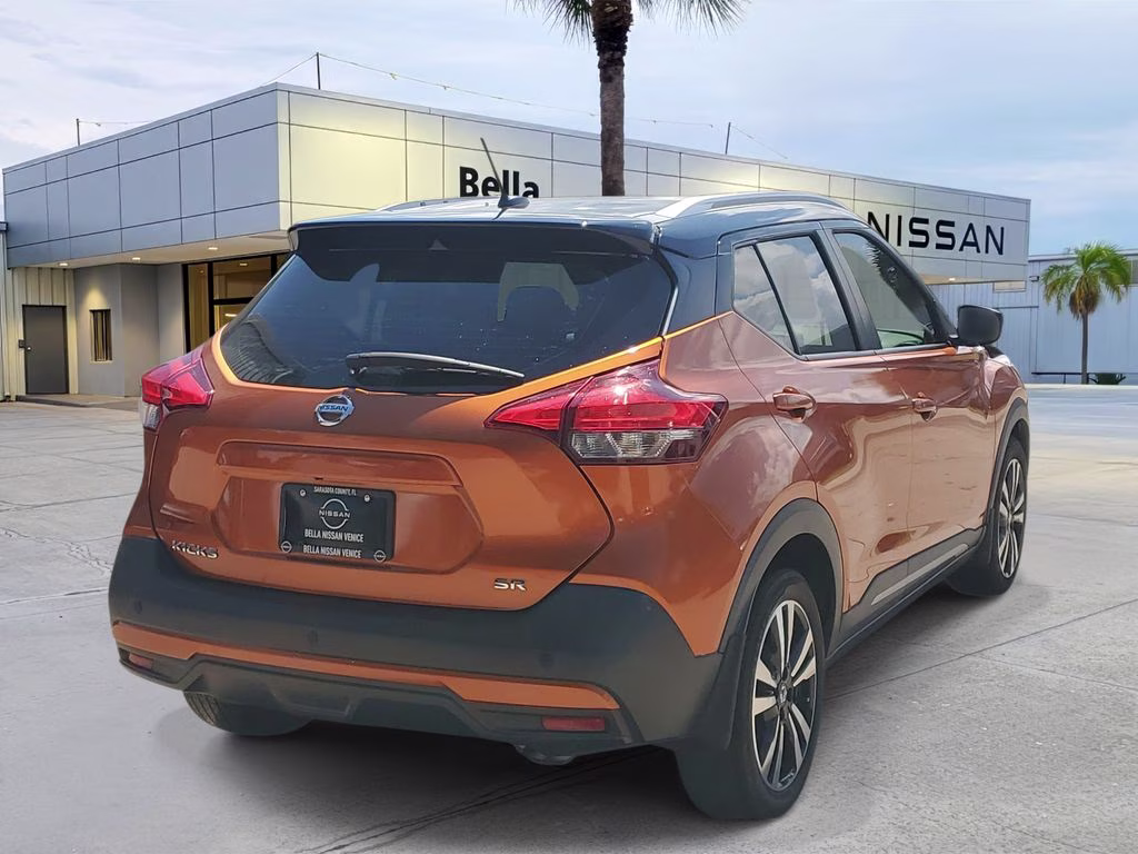 2019 Monarch Orange/Super Black Nissan Kicks SR FWD SUV